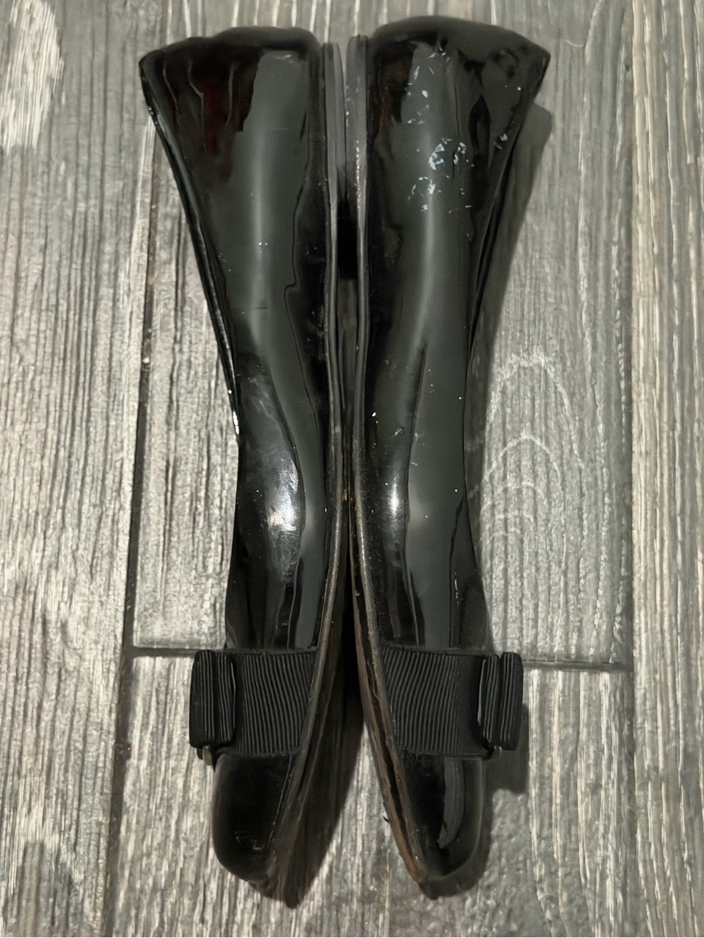 Salvatore Ferragamo Black Patent Vara Bow Flats - Picture 4 of 6